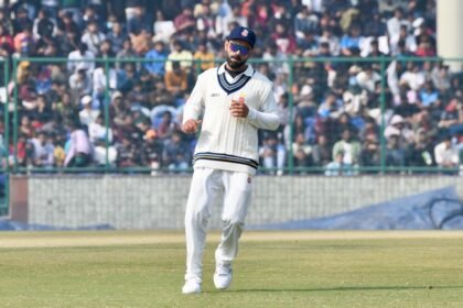 చేతిలో బ్యాట్‌తో ఫ్లోప్‌షో ఉన్నప్పటికీ విరాట్ కోహ్లీ రంజీ ట్రోఫీ రిటర్న్‌పై గెలిచాడు