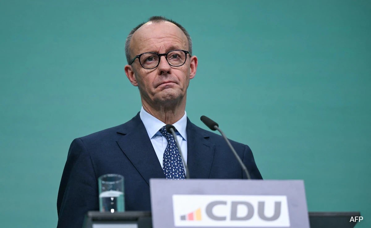 జర్మనీ సరిగ్గా కదులుతున్నప్పుడు, వలసదారులు అనిశ్చితి మరియు ఆశతో పట్టుకుంటారు