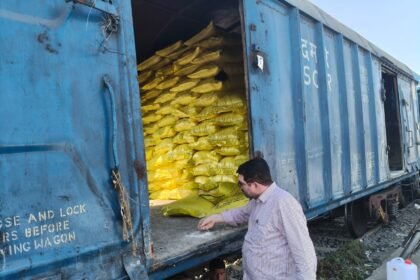 జిల్లాలో సరిపడా యూరియా నిల్వలు ... జిల్లా వ్యవసాయ అధికారి ఆదిరెడ్డి ఆదిరెడ్డి