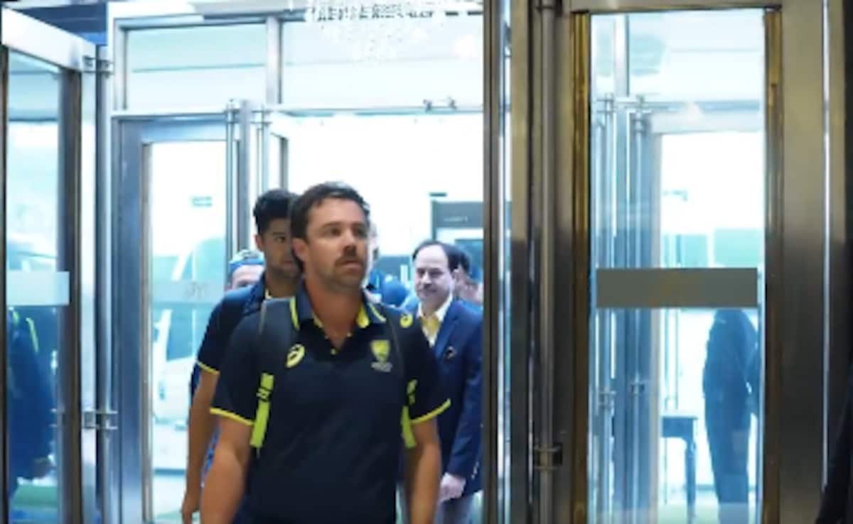 టీం ఆస్ట్రేలియా ఛాంపియన్స్ ట్రోఫీ 2025 కోసం పాకిస్తాన్ చేరుకుంది