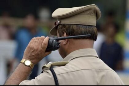 ట్రేడర్ రూ .25 లక్షలు తిరిగి పొందడానికి "సహాయం" చేయడానికి మనిషి అధికారిగా నటిస్తాడు, రూ .4 లక్షల కట్ పడుతుంది, అరెస్టు: పోలీసులు
