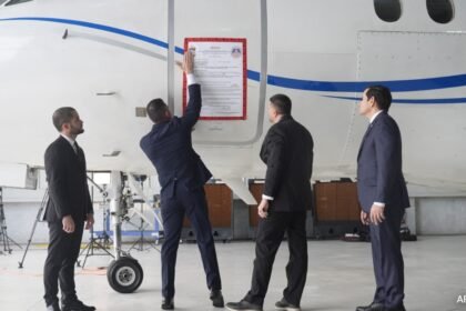 డొమినికన్ రిపబ్లిక్లో వెనిజులా ప్రభుత్వ విమానాన్ని యుఎస్ స్వాధీనం చేసుకుంటుంది