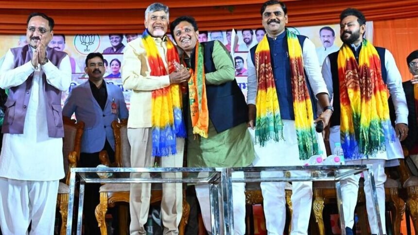 ఢిల్లీ పీఠంపై బీజేపీ బీజేపీ జెండా ఎగరాలి ఎగరాలి ..