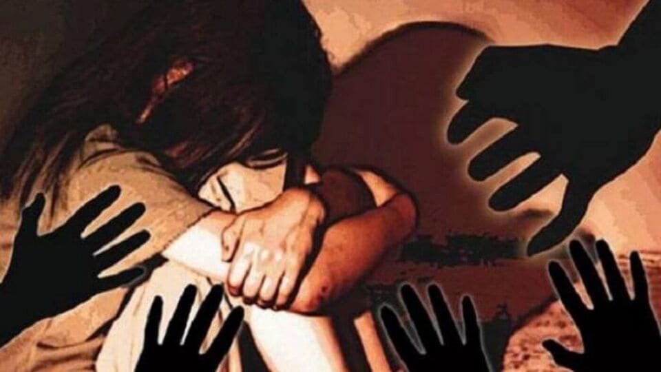 తూర్పు గోదావరి నేరం: ప్రేమ ప్రేమ మాయమాటలు, కాలేజీ విద్యార్థినిపై లెక్చరర్ లెక్చరర్ లెక్చరర్