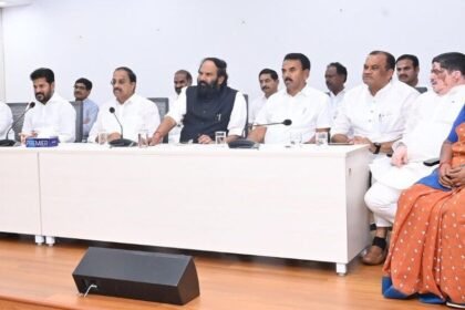 తేలుతున్న బీసీల లెక్క ....! మరో 'డిప్యూటీ' సీఎం 'రాబోతున్నారా ..?-బిసి కమ్యూనిటీ తెలంగాణ ప్రభుత్వంలో డిప్యూటీ సిఎం పదవిని పొందే అవకాశం ఉంది,