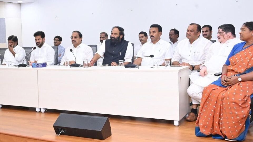 తేలుతున్న బీసీల లెక్క ....! మరో 'డిప్యూటీ' సీఎం 'రాబోతున్నారా ..?-బిసి కమ్యూనిటీ తెలంగాణ ప్రభుత్వంలో డిప్యూటీ సిఎం పదవిని పొందే అవకాశం ఉంది,