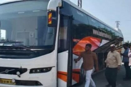 నల్గోండా: ప్రైవేట్ ప్రైవేట్ ట్రావెల్స్‌ రూ రూ .23 లక్షల బ్యాగ్ మాయం! పోలీసులకు పోలీసులకు