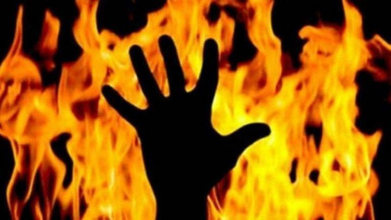నిప్పంటుకొని వృద్ధురాలి