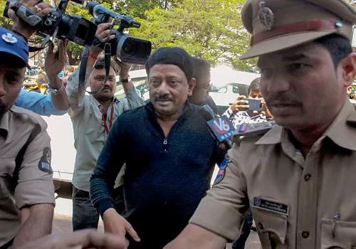 పోలీసుల వార్నింగ్‌తో ఒంగోలుకు రామ్‌గోపాల్‌వర్మ!