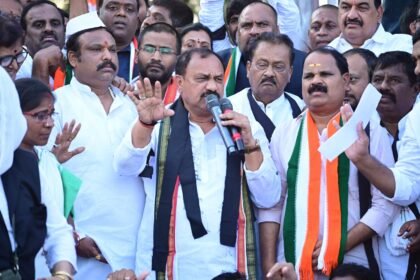 బీజేపీదీ రాజకీయ బడ్జెట్ ... కేంద్ర కేంద్ర లో రాజకీయ అవసరాలకు పెద్దపీట పెద్దపీట