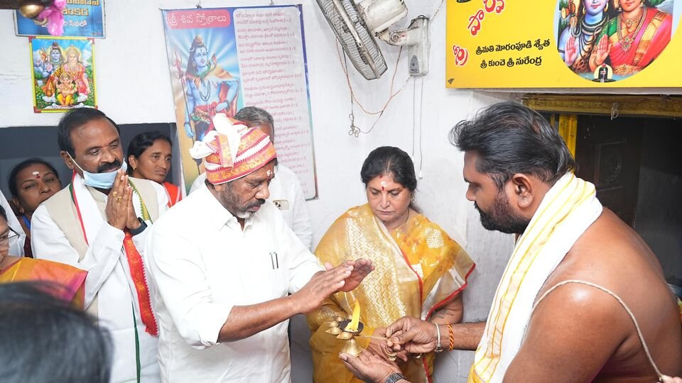 భట్టి వికారమర్కా: కీసరగట్టు శివరాత్రి వేడుకల్లో డిప్యూటీ సీఎం మల్లు భట్టి భట్టి భట్టి