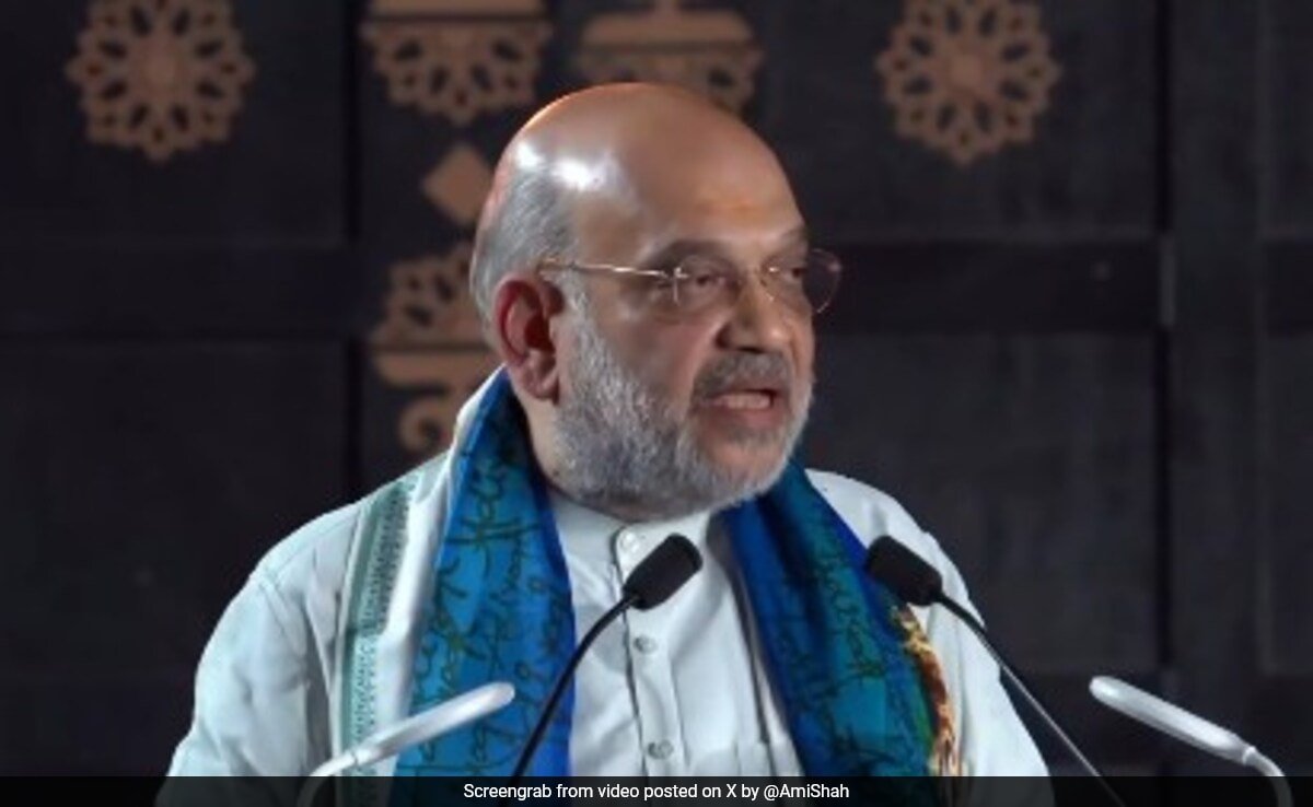 భాషా వరుస మధ్య అమిత్ షా