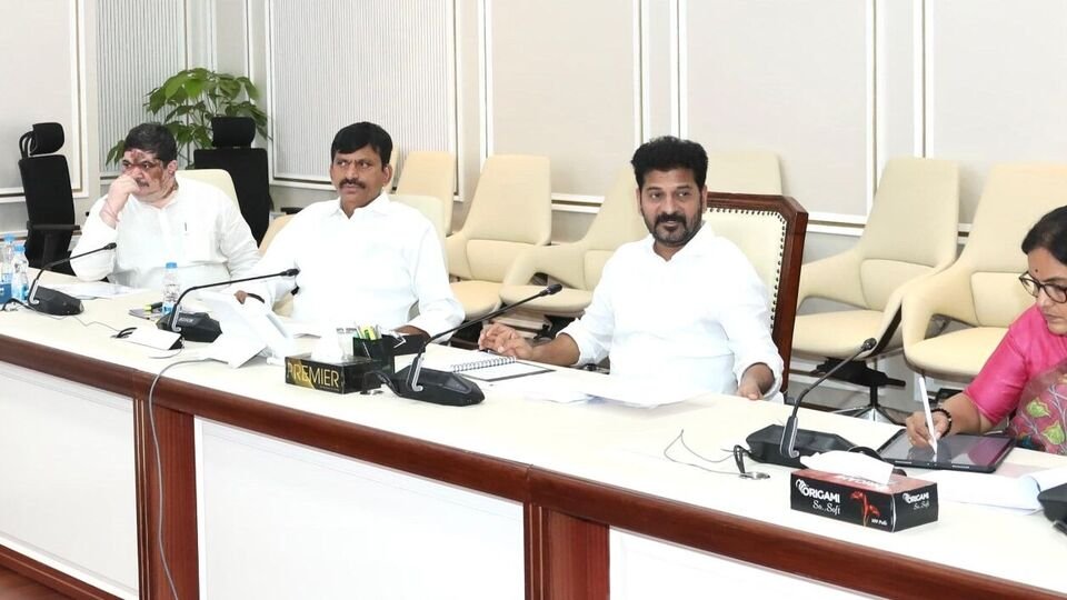 మంత్రివర్గ విస్తరణ ఇప్పట్లో లేనట్టేనా ...! క్యాబినెట్ విస్తరణ గురించి సీఎం రేవంత్‌రెడ్డి కీలక- cm రెవాంత్ రెడ్డి కీ వ్యాఖ్యలు, తెలంగాణ న్యూస్