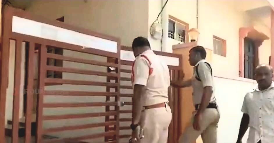 మనవారికో నీతి…. మందికో మందికో మందికో!?!?