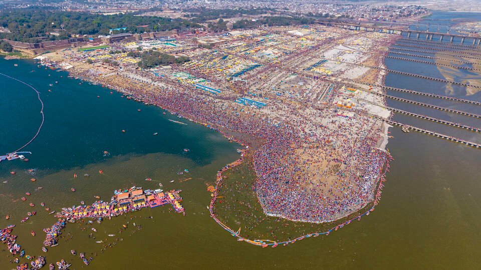 మహా కుంభ 2025: మానవ చరిత్రలోనే అద్భుత ఘట్టం; మహా కుంభమేళాలో 50 కోట్ల మంది మంది పుణ్య స్నానాలు- మహా కుంభ 2025 చారిత్రాత్మక మైలురాయిని సాధిస్తుంది, ఎందుకంటే 50 కోట్లు ఫిబ్రవరి 14 వరకు పవిత్ర ముంచెత్తుతాయి,