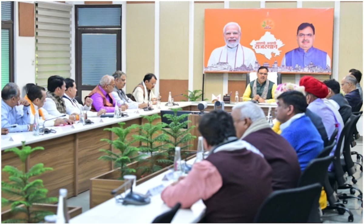 రాజస్థాన్ క్యాబినెట్ ఛాన్సలర్‌ను 'కుల్గురు' గా మరియు వైస్-ఛాన్సలర్‌ను 'ప్రతీ కుల్గురు' గా ఉద్దేశించి పరిష్కరించే నిర్ణయాన్ని ఆమోదించింది