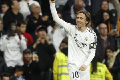 లా లిగా: లుకా మోడ్రిక్ రాకెట్ను రియల్ మాడ్రిడ్ కొట్టి గిరోనాను కొట్టాడు