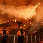 లాస్ ఏంజిల్స్ మేయర్ అడవి మంటల నిర్వహణపై ఫైర్ చీఫ్‌ను తొలగిస్తాడు