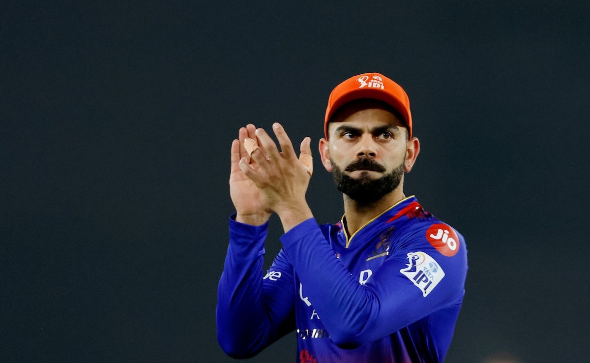 విరాట్ కోహ్లీ మాజీ ఆర్‌సిబి సహచరుడు కొడుకుకు ప్రత్యేక బహుమతి ఇస్తాడు, అభిమానులు సోషల్ మీడియా పోస్ట్‌ను ఆరాధిస్తారు