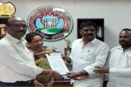 సమ్మె నోటీసు ఇచ్చిన ఆర్టీసీ ఆర్టీసీ జేఏసీ .. చర్చలకు చర్చలకు ఆహ్వానించిన కార్మిక కార్మిక కార్మిక శాఖ!