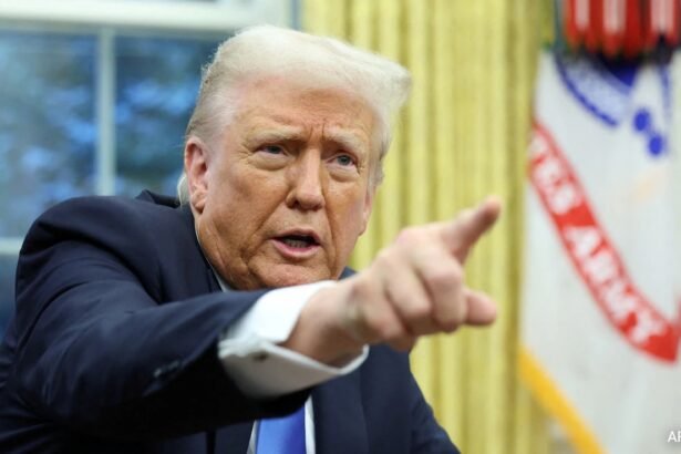 సిఇఒ మర్డర్ అనుమానితుడు లుయిగి మాంగియోన్‌కు ఇంటర్నెట్ ట్రంప్ యొక్క నిగూ get కోట్‌ను ఇంటర్నెట్ లింక్ చేస్తుంది