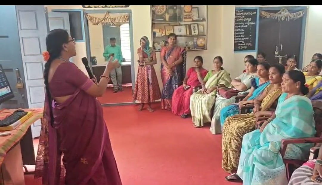 సురక్షిత ఇంటర్నెట్ వినియోగంతో సైబర్ నేరాలకు చెక్