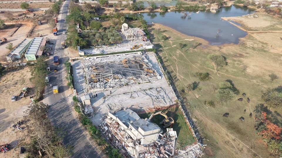 హైడ్రా కూటమి: అక్రమ నిర్మాణాలపై 'హైడ్రా' దూకుడు - కోమ‌టికుంట‌లో కోమ‌టికుంట‌లో కోమ‌టికుంట‌లో కోమ‌టికుంట‌లో