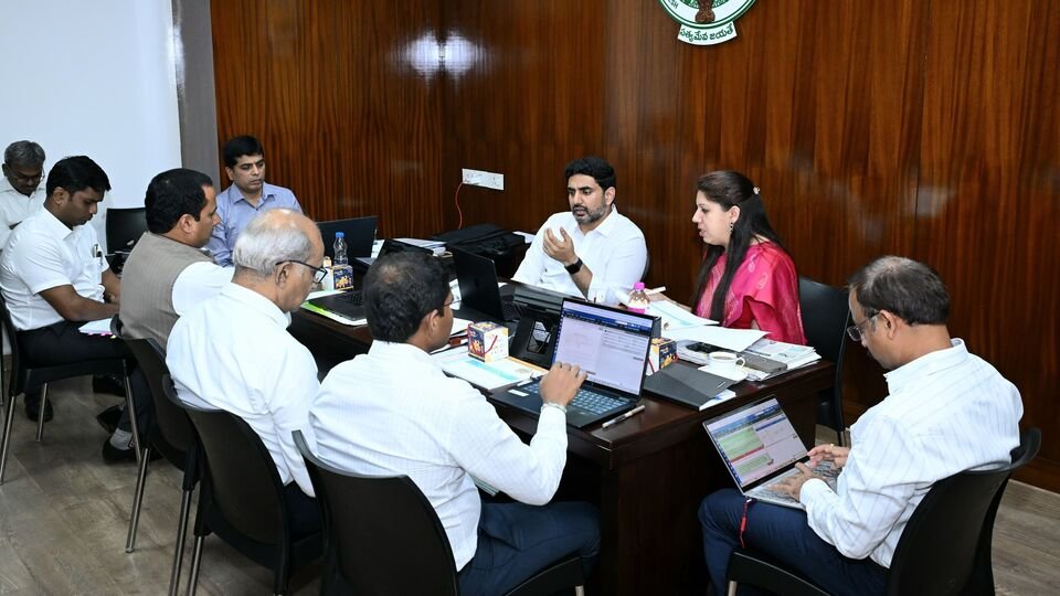 AP ఇంటర్ రిఫార్మ్స్: ఏపీ ఇంటర్మీడియట్ ఇంటర్మీడియట్ విద్యలో కీలక శ్రీకారం శ్రీకారం శ్రీకారం .. మ్యాథ్స్లో మ్యాథ్స్లో పేపర్ పేపర్, బాటనీ-జువాలజీ ఒకే సబ్జెక్ట్ ఒకే ఒకే