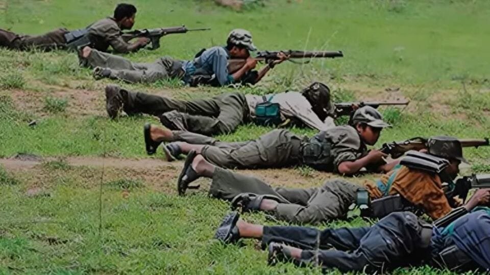 Ap tg maoist: వయోభారంలో వయోభారంలో సారథ్యం .. పట్టు కోల్పోతున్న మావోయిస్టు మావోయిస్టు పార్టీ .. తెలుగు రాష్ట్రాల్లో ప్రశ్నార్థకంగా ప్రశ్నార్థకంగా!