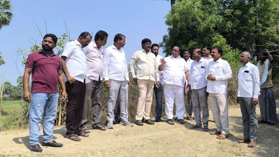 Brs సిల్వర్ జూబ్లీ: బీఆర్ఎస్ బీఆర్ఎస్ బహిరంగ సభకు 'ఎల్కతుర్తి' ఫిక్స్! .. .. రైతుల నుంచి అంగీకార సంతకాలు తీసుకుంటున్న పార్టీ నేతలు పార్టీ