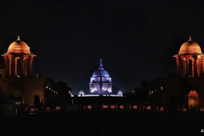 Delhi ిల్లీ నుండి హైదరాబాద్ వరకు, భారతదేశం భూమి గంటకు చీకటిగా ఉంటుంది. జగన్ చూడండి