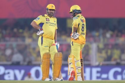 Ms ధోని "కాంట్ బ్యాట్ 10 ఓవర్లు": చెన్నై సూపర్ కింగ్స్ కోచ్ స్టార్ ఫిట్‌నెస్‌పై మొద్దుబారిన తీర్పు ఇస్తాడు