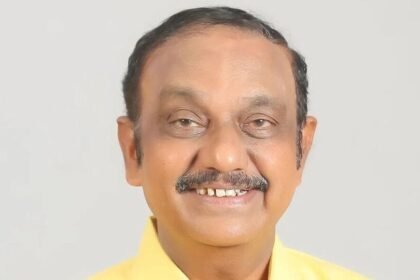 Narasaraopet mla: ఎక్సైజ్‌ కమిషనర్‌ కార్యాలయంలో నరసరావుపేట ఎమ్మెల్యే ఎమ్మెల్యే నిరసన .. నేలపై నేలపై పడుకుని పడుకుని ..