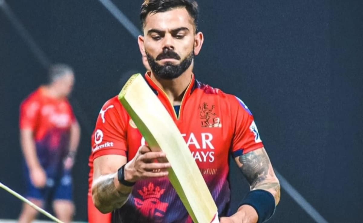 RCB యువకుడు స్వస్తిక్ చికారా విరాట్ కోహ్లీ యొక్క పెర్ఫ్యూమ్ 'అడగకుండా' ఉపయోగిస్తాడు. బ్యాటింగ్ గ్రేట్ అతనికి ఈ విషయం చెబుతుంది