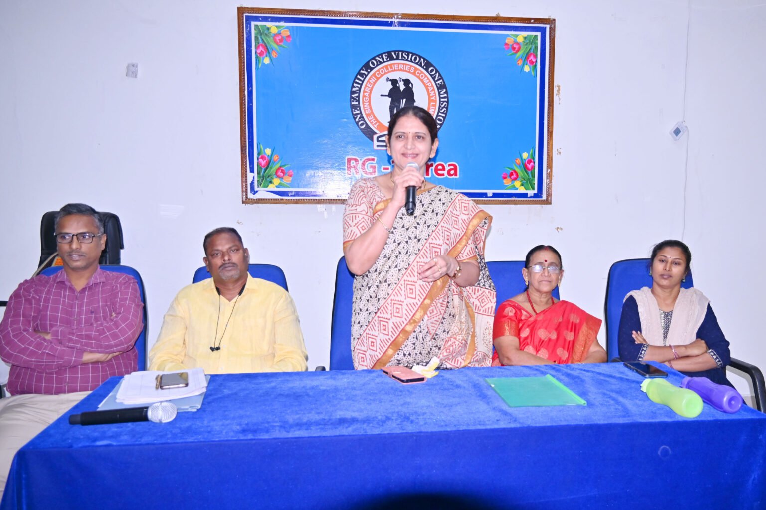 అంతర్జాతీయ మహిళా దినోత్సవ వేడుకలను విజయవంతం చేయాలి
