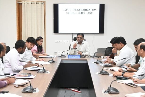 అక్రమ లేఔట్ లను ఎల్.ఆర్.ఎస్ లేకుండా రిజిస్ట్రేషన్ చేయోద్దు చేయోద్దు