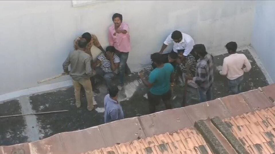 అప్పులు తీర్చడానికి స్నేహితుడి స్నేహితుడి ఇంట్లో దోపిడీ యత్నం యత్నం యత్నం, చిత్తూరులో చిత్తూరులో కలకలం, ఏడుగురి- చిట్టూర్ ఏడు అరెస్టు చేసిన అప్పుల గందరగోళాన్ని చెల్లించడానికి ఫ్రెండ్స్ హౌస్ వద్ద దోపిడీకి ప్రయత్నించారు, ఆంధ్ర ప్రదేశ్ ప్రదేశ్ ప్రదేశ్
