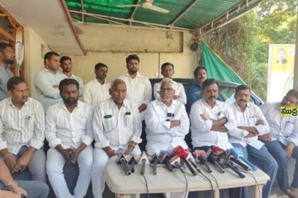 అభివృద్ధి, సంక్షేమ సంక్షేమ అమలు తో పాటు ప్రజా ఆస్తులు కూడా సంరక్షించడం సంరక్షించడం