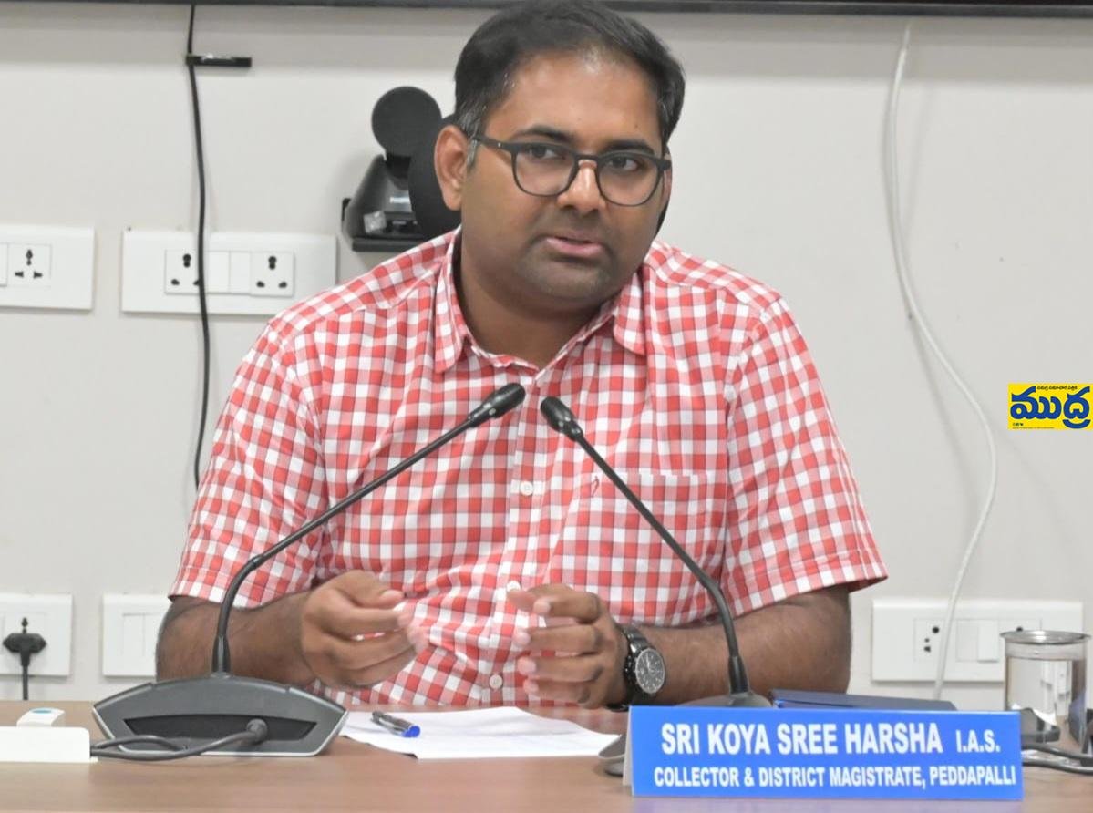 అర్జీలను సత్వరమే పరిష్కరించాలి: ప్రజావాణిలో కలెక్టర్ కోయ శ్రీ హర్ష హర్ష