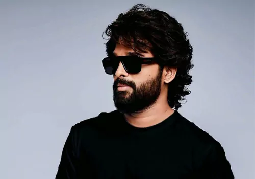 అల్లు అర్జున్ ఫ్యాన్స్ కి ట్రిపుల్ ట్రీట్!