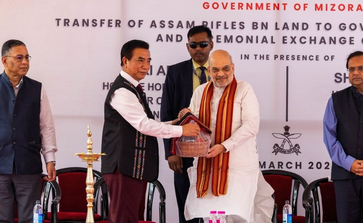 అస్సాం రైఫిల్స్ ఐజాల్ ల్యాండ్‌ను ఖాళీ చేస్తాడు, అమిత్ షా అభివృద్ధికి పిలుపునిచ్చారు