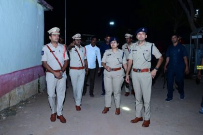 ఇంద్రవెల్లి, ఉట్నూర్ పోలీస్ స్టేషన్లను సందర్శించిన జిల్లా ఎస్పీ ఎస్పీ
