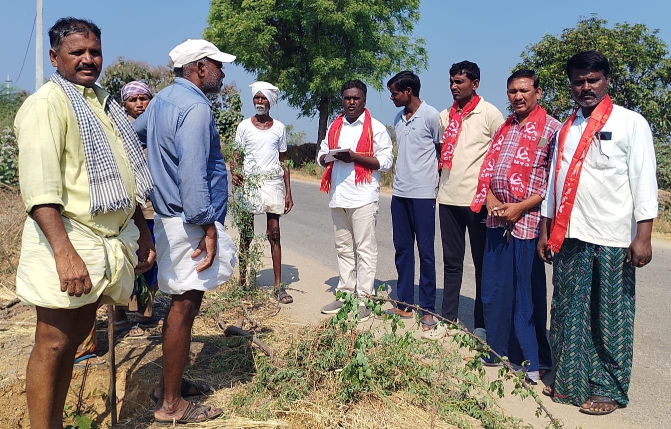 ఉపాధి హామీ కూలీల సమస్యలను సమస్యలను