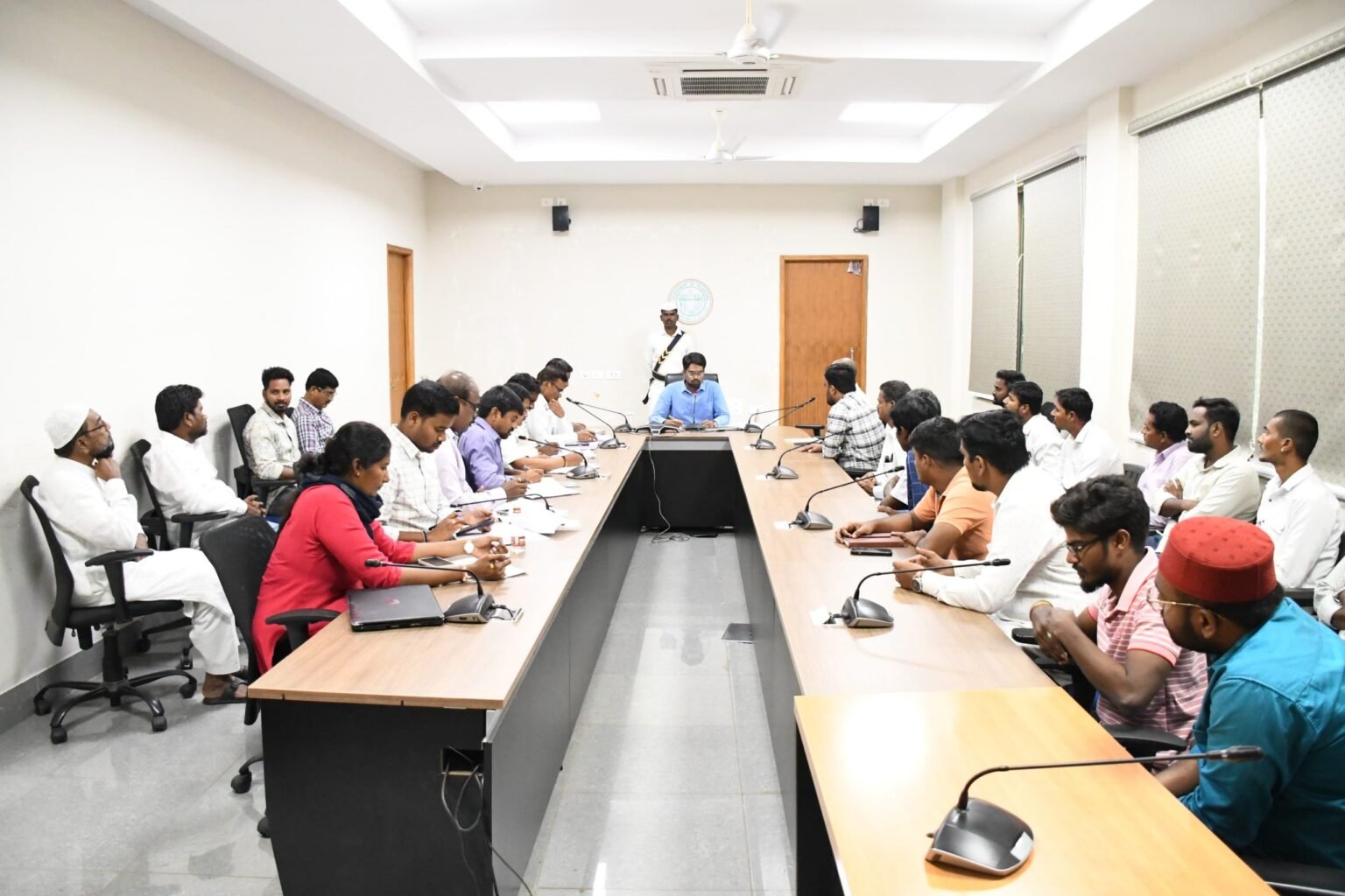 కచ్చా లే అవుట్ అవుట్ ప్లాట్ ఎవరు ఎవరు కొనుగోలు చేయవద్దు
