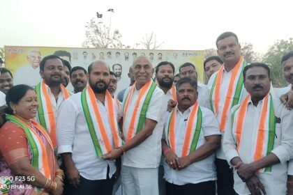 కాంగ్రెస్ పార్టీలోకి భారీగా భారీగా - ముద్రా న్యూస్