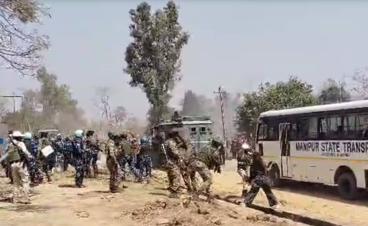 కుకి నిరసనకారులు మణిపూర్లో 'స్వేచ్ఛా ఉద్యమం' యొక్క 1 వ రోజు భద్రతా దళాలతో ఘర్షణ పడ్డారు