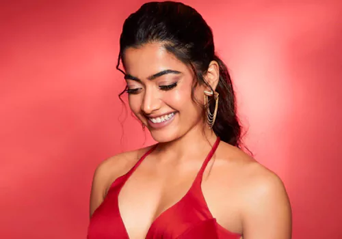 కేవలం రెండేళ్ళలో రూ .3 .3,300 కోట్లు .. ఇది రష్మికకు మాత్రమే సాధ్యమైంది!