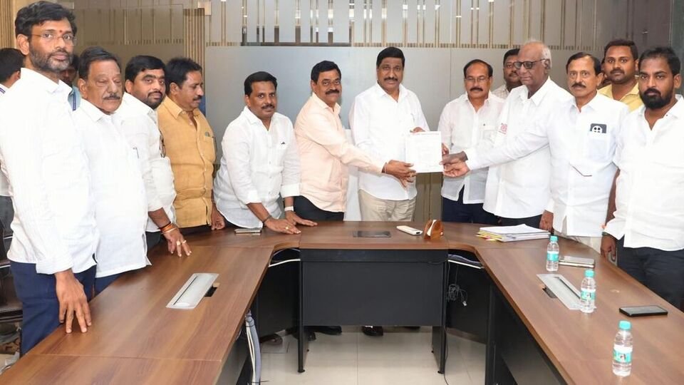 ఖజానా ఖజానా… బిల్లులు ఫుల్ ఫుల్… ఏపీ ఆర్థిక శాఖపై అంతులేని అంతులేని భారం భారం నలిగిపోతున్న నలిగిపోతున్న నలిగిపోతున్న- ap టీజరీ ఖాళీగా ఉంది మరియు పెండింగ్‌లో ఉన్న బిల్లులు AP ఫైనాన్స్ విభాగంలో పూర్తి భారం, ఆంధ్ర.