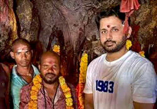 గుబ్బల మంగమ్మ తల్లి తల్లి ఆలయంలో నితిన్..పుష్ప 2 ని ని ని ని