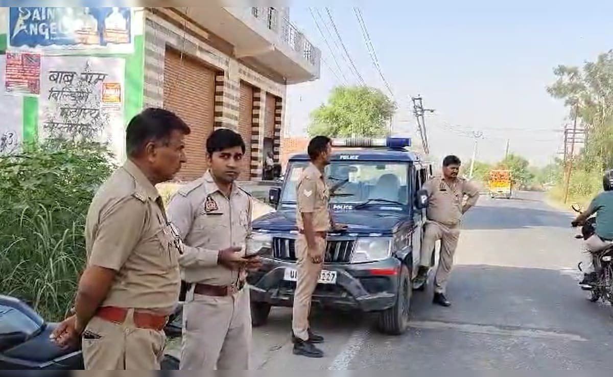 చేతులు వెనుకకు వెనుకకు కట్టివేసినట్లు మహిళ ఉంది: పోలీసులు
